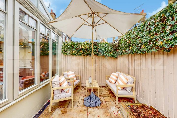 Stylish & contemporary maisonette flooded with natural light  Odger Street, Battersea 